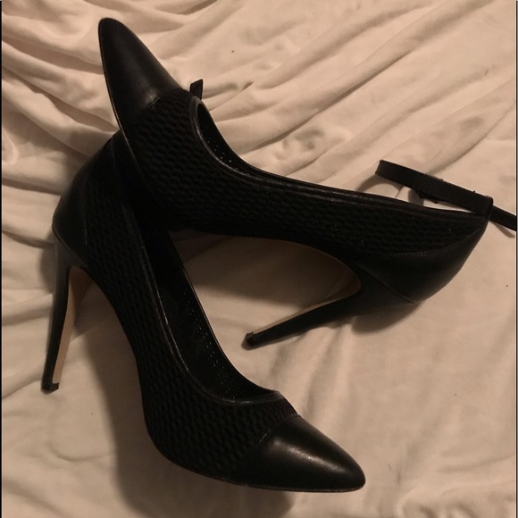 Black leather/net pump - Picture 1 of 1